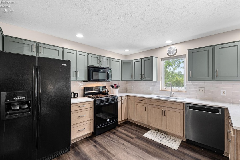 1033 Wabash Avenue, Grafton, 44044, 3 Bedrooms Bedrooms, ,2 BathroomsBathrooms,Residential,For Sale,Wabash,20263164