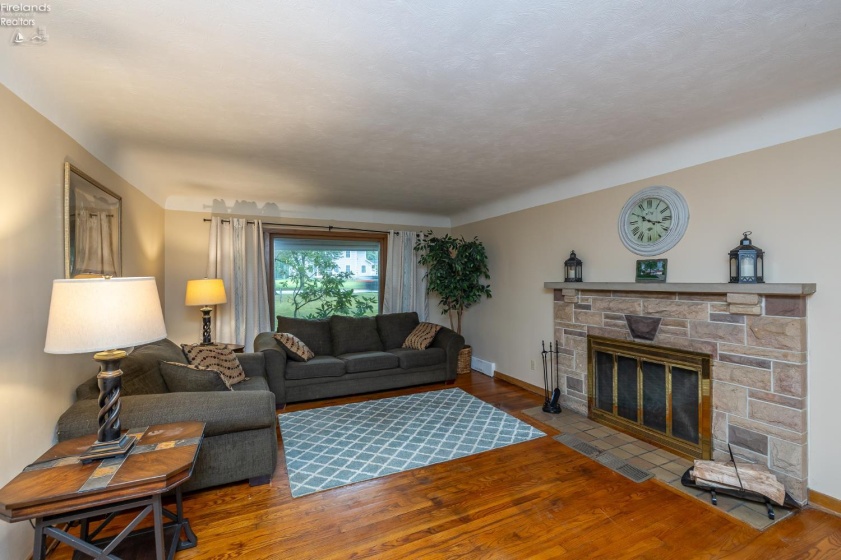 910 Court Street, Medina, 44256, ,2 BathroomsBathrooms,Residential,For Sale,Court,20263157
