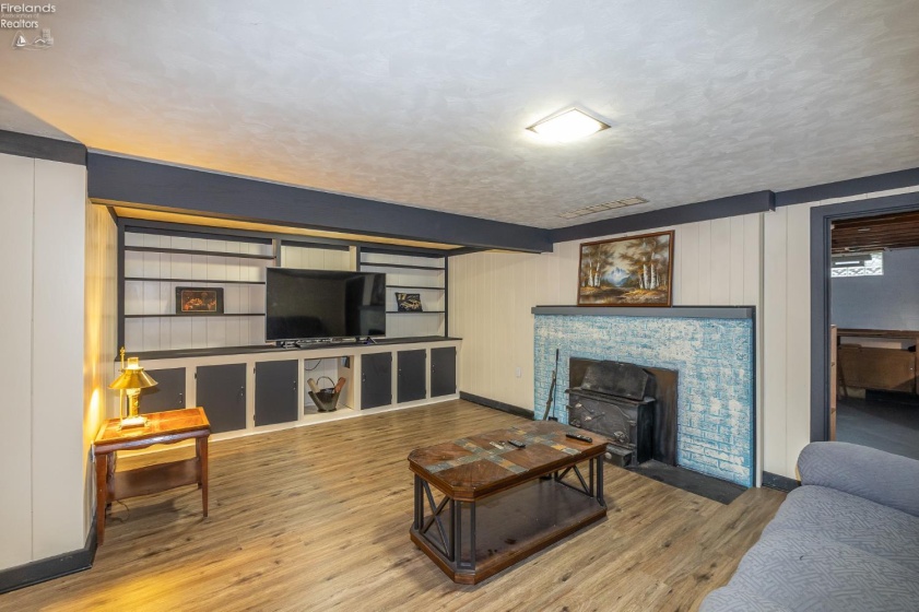 910 Court Street, Medina, 44256, ,2 BathroomsBathrooms,Residential,For Sale,Court,20263157
