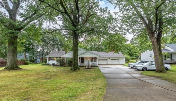 910 Court Street, Medina, 44256, ,2 BathroomsBathrooms,Residential,For Sale,Court,20263157 910 Court Street, Medina, 44256, ,2 BathroomsBathrooms,Residential,For Sale,Court,20263157