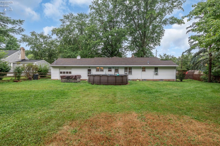 910 Court Street, Medina, 44256, ,2 BathroomsBathrooms,Residential,For Sale,Court,20263157