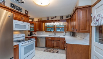 910 Court Street, Medina, 44256, ,2 BathroomsBathrooms,Residential,For Sale,Court,20263157 910 Court Street, Medina, 44256, ,2 BathroomsBathrooms,Residential,For Sale,Court,20263157