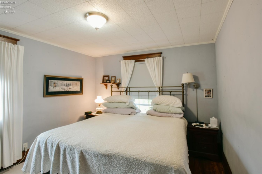 418 6th Street, Port Clinton, 43452, 3 Bedrooms Bedrooms, ,2 BathroomsBathrooms,Residential,For Sale,6th,20263135