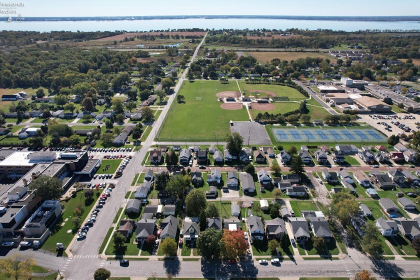 418 6th Street, Port Clinton, 43452, 3 Bedroom Bedrooms, ,2 BathroomBathrooms,Residential,For Sale,6th,20263135