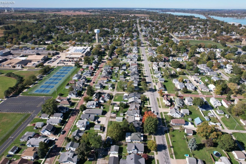418 6th Street, Port Clinton, 43452, 3 Bedroom Bedrooms, ,2 BathroomBathrooms,Residential,For Sale,6th,20263135