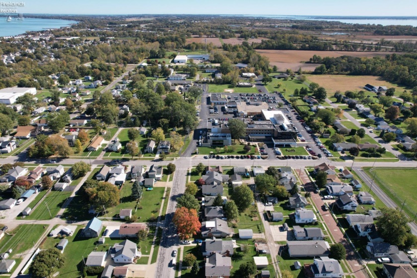 418 6th Street, Port Clinton, 43452, 3 Bedroom Bedrooms, ,2 BathroomBathrooms,Residential,For Sale,6th,20263135