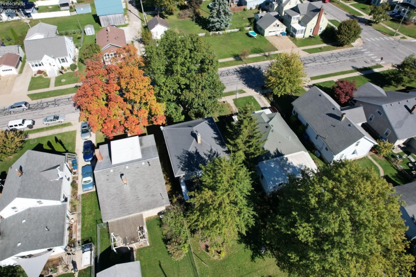 418 6th Street, Port Clinton, 43452, 3 Bedroom Bedrooms, ,2 BathroomBathrooms,Residential,For Sale,6th,20263135