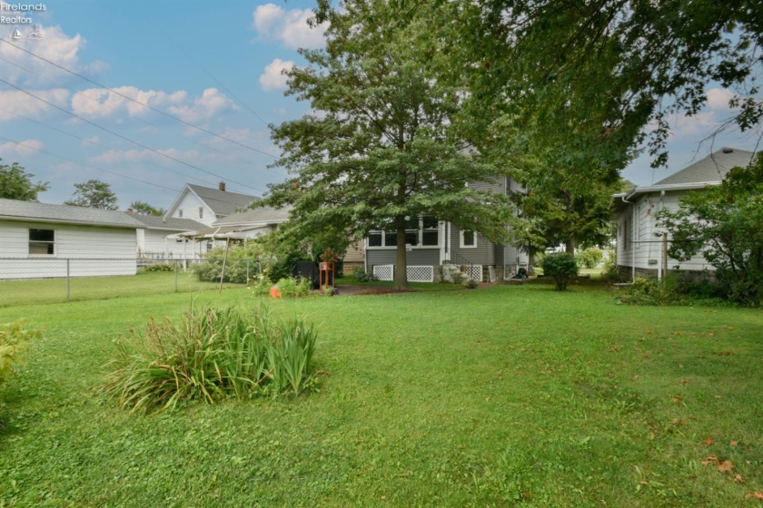 418 6th Street, Port Clinton, 43452, 3 Bedrooms Bedrooms, ,2 BathroomsBathrooms,Residential,For Sale,6th,20263135