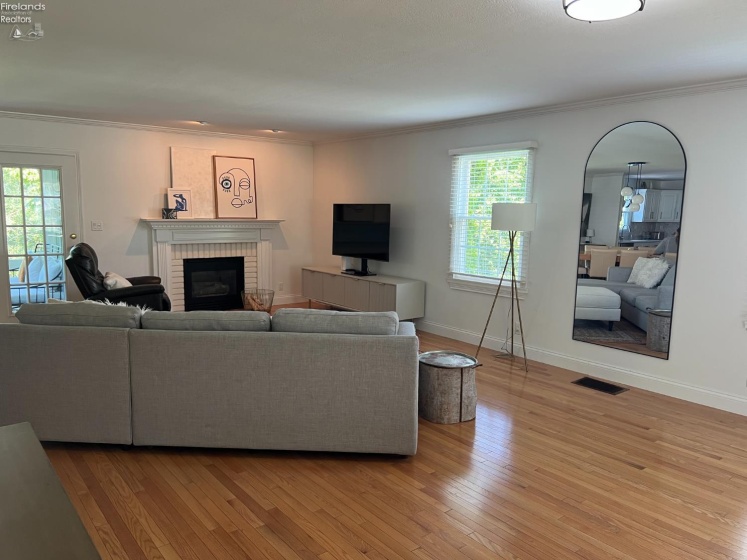 907 Glenview Drive, Huron, 44839, 5 Bedrooms Bedrooms, ,3 BathroomsBathrooms,Residential,For Sale,Glenview,20263116