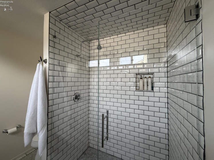 907 Glenview Drive, Huron, 44839, 5 Bedrooms Bedrooms, ,3 BathroomsBathrooms,Residential,For Sale,Glenview,20263116