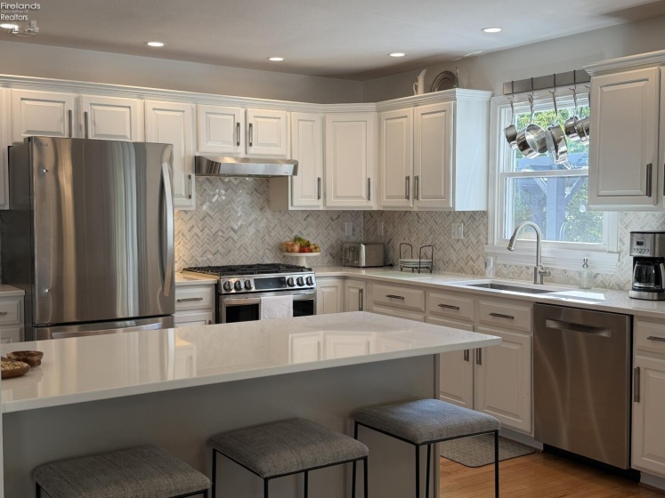 907 Glenview Drive, Huron, 44839, 5 Bedrooms Bedrooms, ,3 BathroomsBathrooms,Residential,For Sale,Glenview,20263116