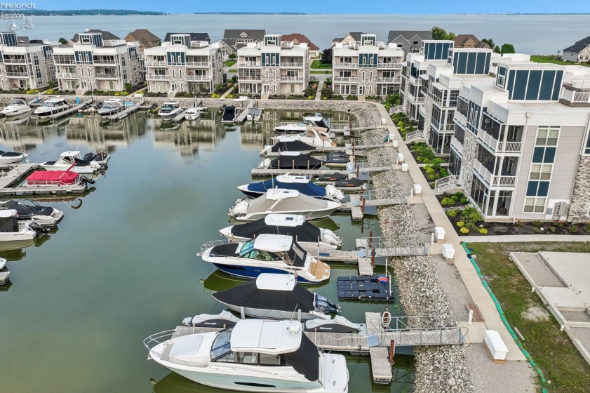 2705 Harbor Bay Drive, Marblehead, 43440, 3 Bedrooms Bedrooms, ,2 BathroomsBathrooms,Residential,For Sale,Harbor Bay,20263148