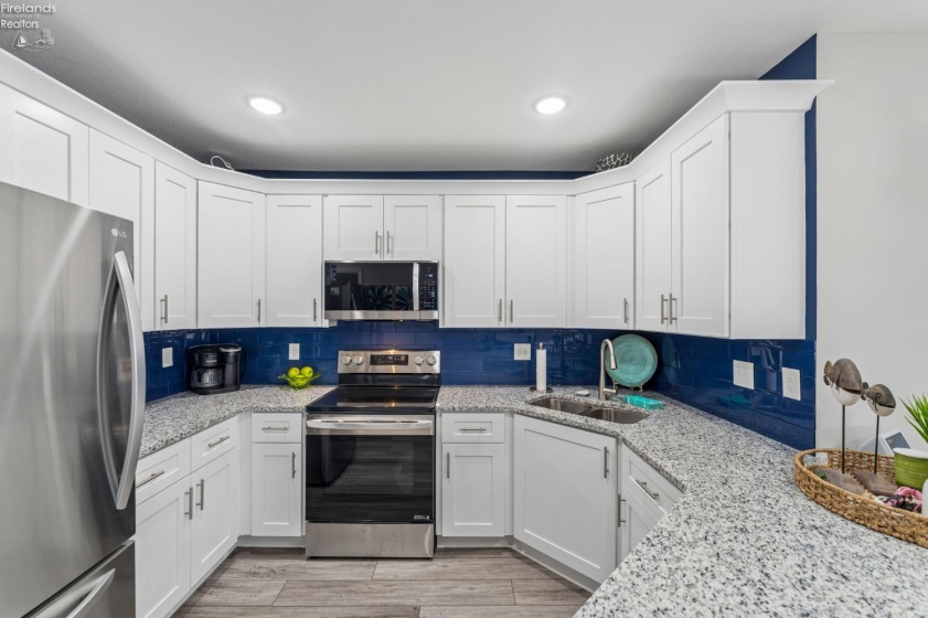 2705 Harbor Bay Drive, Marblehead, 43440, 3 Bedrooms Bedrooms, ,2 BathroomsBathrooms,Residential,For Sale,Harbor Bay,20263148