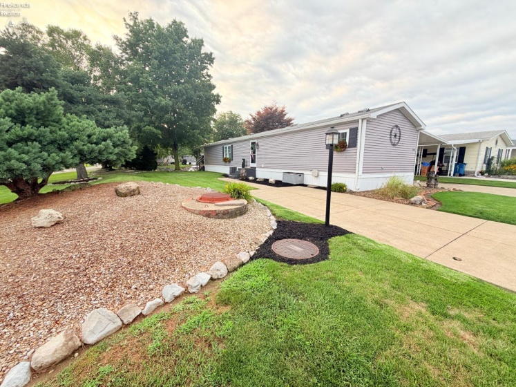 1600 Harbor Crossing Road, Marblehead, 43440, 2 Bedrooms Bedrooms, ,2 BathroomsBathrooms,Residential,For Sale,Harbor Crossing,20263184