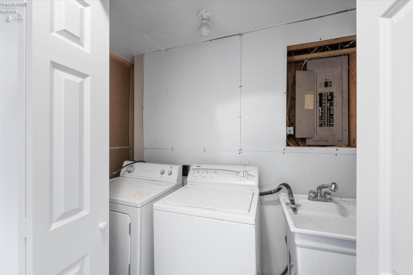 526 Catawba Road, Port Clinton, 43452, 4 Bedrooms Bedrooms, ,2 BathroomsBathrooms,Residential,For Sale,Catawba,20263171