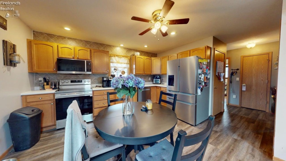 303 Woodbine, Willard, 44890, 2 Bedrooms Bedrooms, ,2 BathroomsBathrooms,Residential,For Sale,Woodbine,20263187