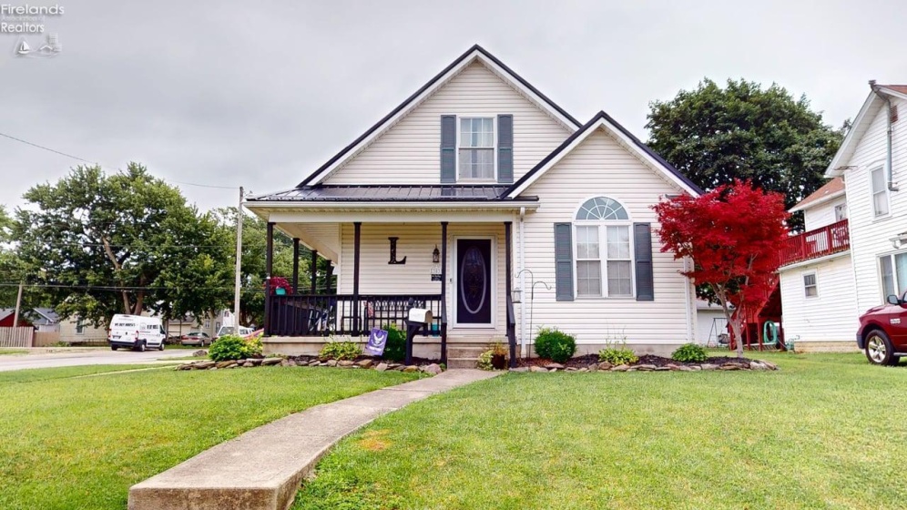 303 Woodbine, Willard, 44890, 2 Bedrooms Bedrooms, ,2 BathroomsBathrooms,Residential,For Sale,Woodbine,20263187