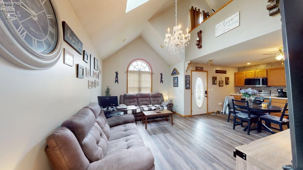 303 Woodbine, Willard, 44890, 2 Bedrooms Bedrooms, ,2 BathroomsBathrooms,Residential,For Sale,Woodbine,20263187