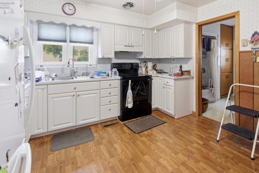 1106 Buckland Avenue, Fremont, 43420, 3 Bedrooms Bedrooms, ,1 BathroomBathrooms,Residential,For Sale,Buckland,20263059