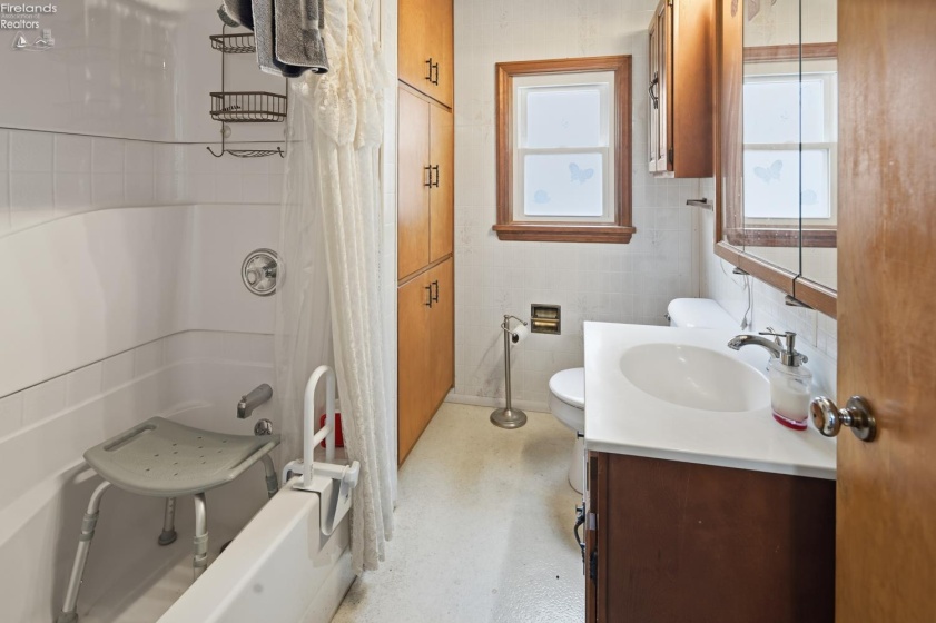 1106 Buckland Avenue, Fremont, 43420, 3 Bedrooms Bedrooms, ,1 BathroomBathrooms,Residential,For Sale,Buckland,20263059