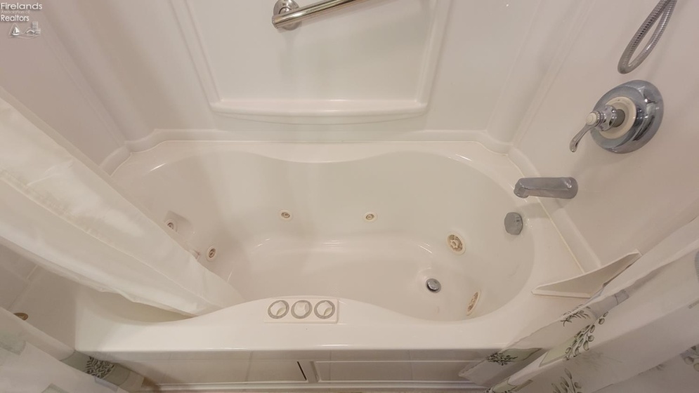 474 County Road 108, Fremont, 43420, 3 Bedrooms Bedrooms, ,3 BathroomsBathrooms,Residential,For Sale,County Road 108,20263031