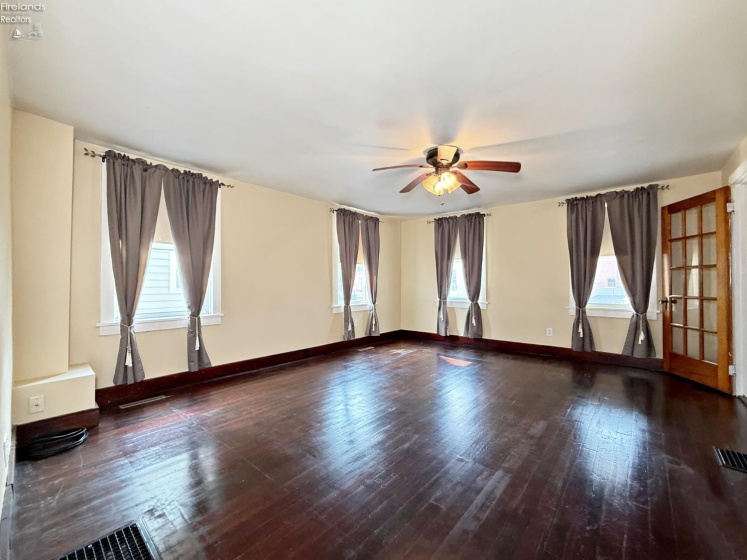 9 Grammes Street, Tiffin, 44883, 4 Bedrooms Bedrooms, ,3 BathroomsBathrooms,Residential,For Sale,Grammes,20263141