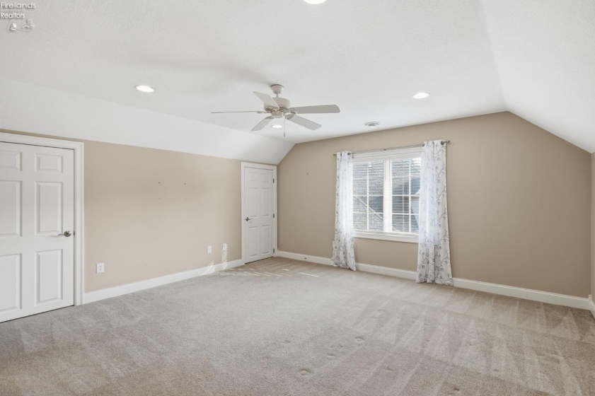 326 Pheasant Run Lane, Findlay, 45840, 4 Bedrooms Bedrooms, ,5 BathroomsBathrooms,Residential,For Sale,Pheasant Run,20263200