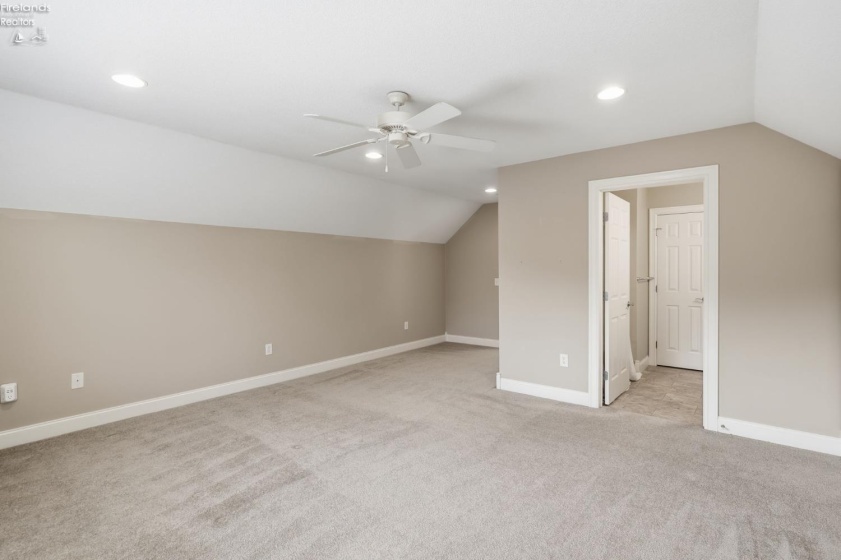 326 Pheasant Run Lane, Findlay, 45840, 4 Bedrooms Bedrooms, ,5 BathroomsBathrooms,Residential,For Sale,Pheasant Run,20263200