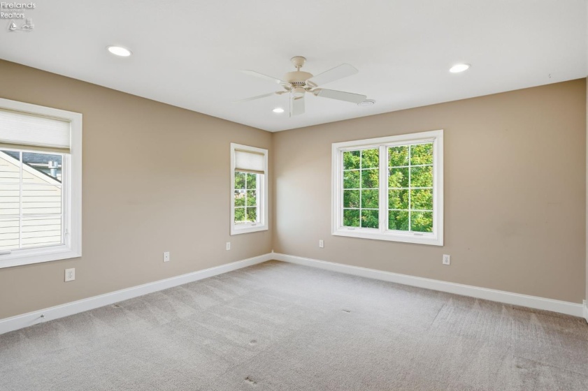 326 Pheasant Run Lane, Findlay, 45840, 4 Bedrooms Bedrooms, ,5 BathroomsBathrooms,Residential,For Sale,Pheasant Run,20263200