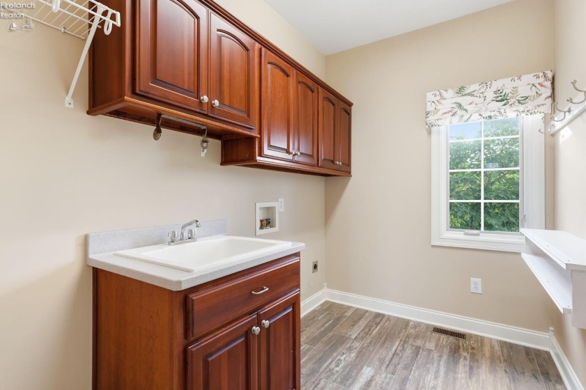 326 Pheasant Run Lane, Findlay, 45840, 4 Bedrooms Bedrooms, ,5 BathroomsBathrooms,Residential,For Sale,Pheasant Run,20263200