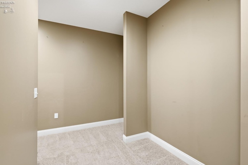 326 Pheasant Run Lane, Findlay, 45840, 4 Bedrooms Bedrooms, ,5 BathroomsBathrooms,Residential,For Sale,Pheasant Run,20263200