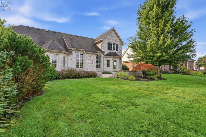 326 Pheasant Run Lane, Findlay, 45840, 4 Bedrooms Bedrooms, ,5 BathroomsBathrooms,Residential,For Sale,Pheasant Run,20263200