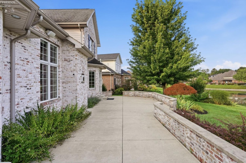 326 Pheasant Run Lane, Findlay, 45840, 4 Bedrooms Bedrooms, ,5 BathroomsBathrooms,Residential,For Sale,Pheasant Run,20263200