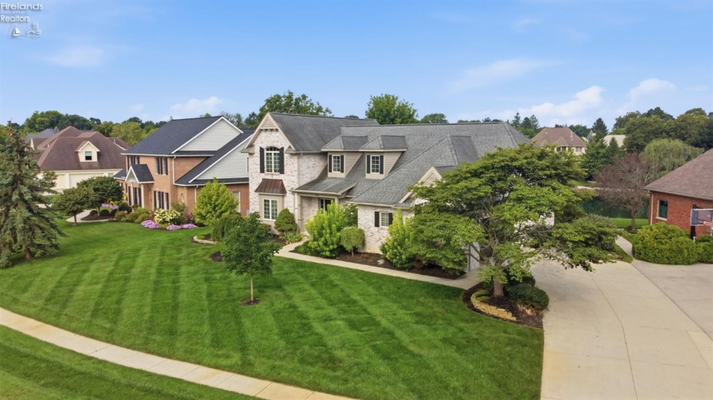 326 Pheasant Run Lane, Findlay, 45840, 4 Bedrooms Bedrooms, ,5 BathroomsBathrooms,Residential,For Sale,Pheasant Run,20263200
