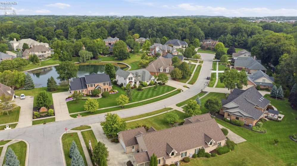 326 Pheasant Run Lane, Findlay, 45840, 4 Bedrooms Bedrooms, ,5 BathroomsBathrooms,Residential,For Sale,Pheasant Run,20263200