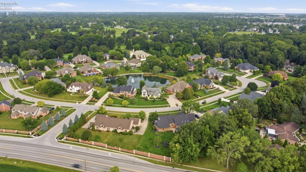 326 Pheasant Run Lane, Findlay, 45840, 4 Bedrooms Bedrooms, ,5 BathroomsBathrooms,Residential,For Sale,Pheasant Run,20263200