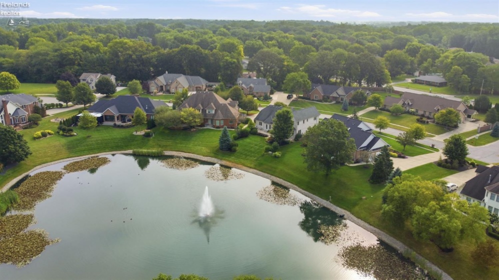 326 Pheasant Run Lane, Findlay, 45840, 4 Bedrooms Bedrooms, ,5 BathroomsBathrooms,Residential,For Sale,Pheasant Run,20263200