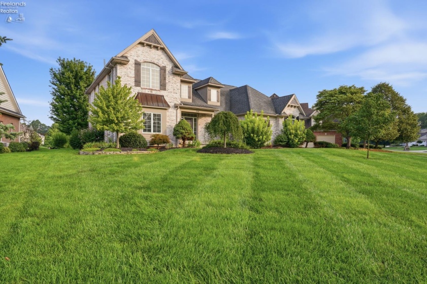 326 Pheasant Run Lane, Findlay, 45840, 4 Bedrooms Bedrooms, ,5 BathroomsBathrooms,Residential,For Sale,Pheasant Run,20263200