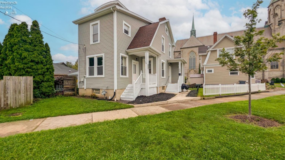 511 Central Avenue, Sandusky, 44870, 3 Bedrooms Bedrooms, ,2 BathroomsBathrooms,Residential,For Sale,Central,20263214