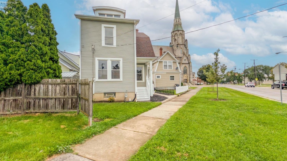511 Central Avenue, Sandusky, 44870, 3 Bedrooms Bedrooms, ,2 BathroomsBathrooms,Residential,For Sale,Central,20263214