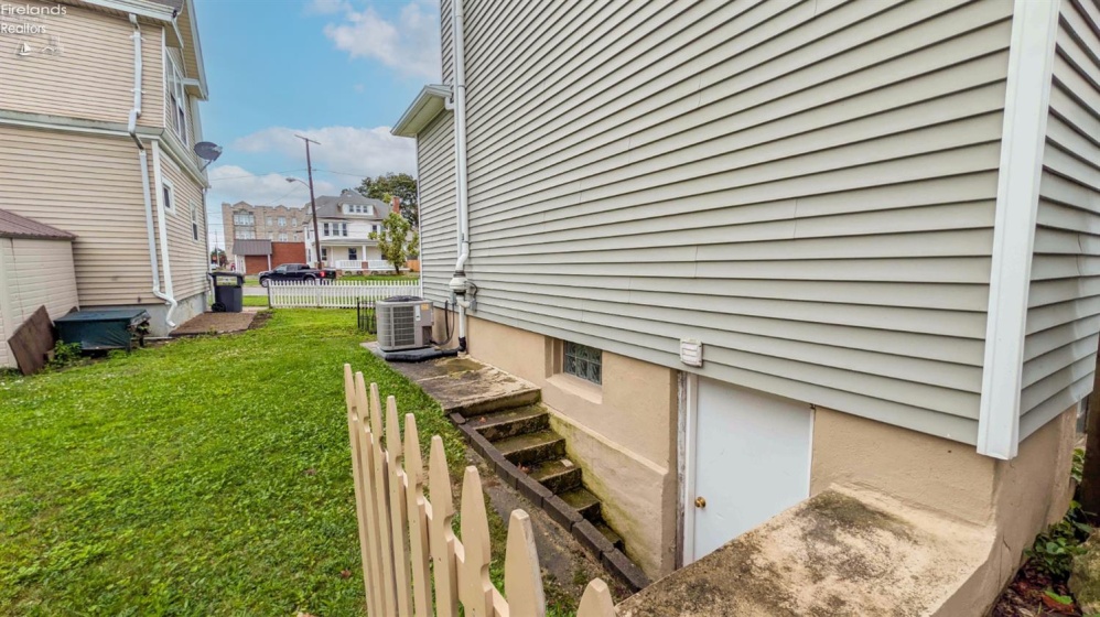 511 Central Avenue, Sandusky, 44870, 3 Bedrooms Bedrooms, ,2 BathroomsBathrooms,Residential,For Sale,Central,20263214