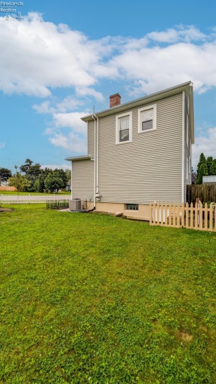 511 Central Avenue, Sandusky, 44870, 3 Bedrooms Bedrooms, ,2 BathroomsBathrooms,Residential,For Sale,Central,20263214