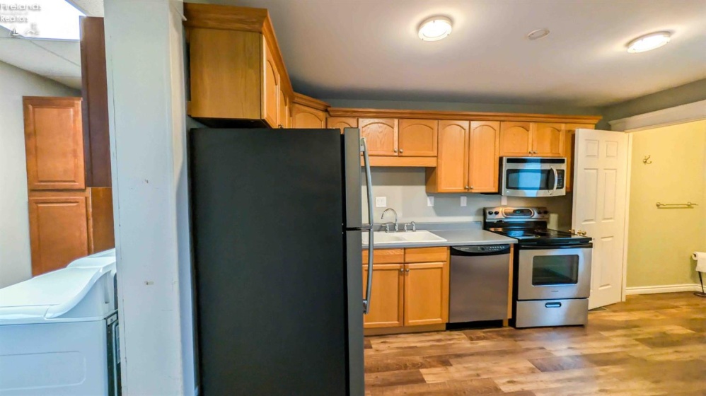 511 Central Avenue, Sandusky, 44870, 3 Bedrooms Bedrooms, ,2 BathroomsBathrooms,Residential,For Sale,Central,20263214