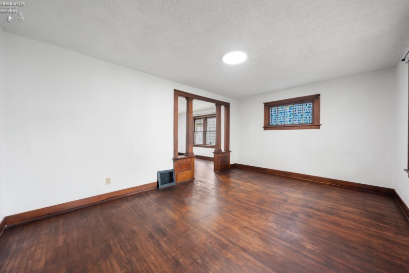 1217 Hickory Street, Fremont, 43420, 3 Bedrooms Bedrooms, ,2 BathroomsBathrooms,Residential,For Sale,Hickory,20263192