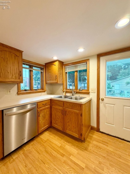 140 Orchard Street, Bellevue, 44811, 3 Bedrooms Bedrooms, ,2 BathroomsBathrooms,Residential,For Sale,Orchard,20263027