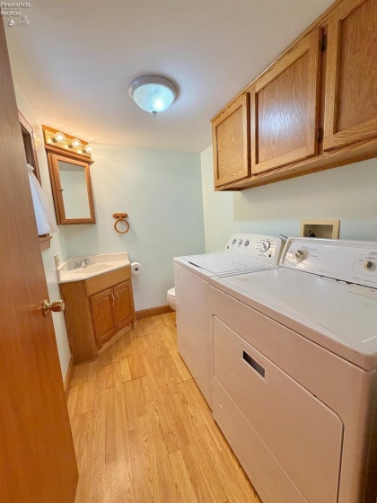 140 Orchard Street, Bellevue, 44811, 3 Bedrooms Bedrooms, ,2 BathroomsBathrooms,Residential,For Sale,Orchard,20263027