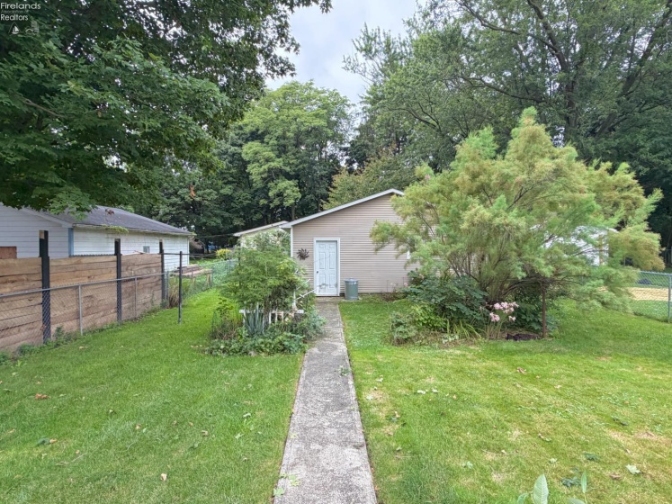 140 Orchard Street, Bellevue, 44811, 3 Bedrooms Bedrooms, ,2 BathroomsBathrooms,Residential,For Sale,Orchard,20263027