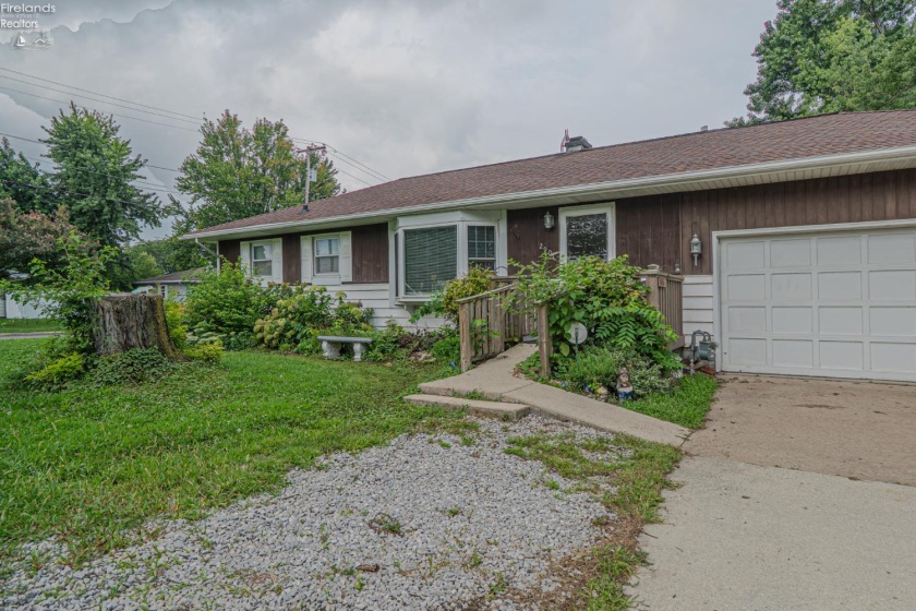 2901 Columbus Avenue, Sandusky, 44870, 2 Bedrooms Bedrooms, ,1 BathroomBathrooms,Residential,For Sale,Columbus,20263225