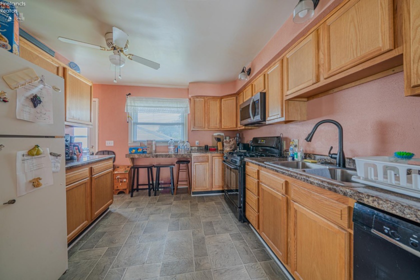 2901 Columbus Avenue, Sandusky, 44870, 2 Bedrooms Bedrooms, ,1 BathroomBathrooms,Residential,For Sale,Columbus,20263225