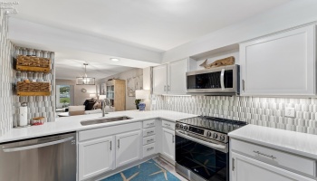 24 Marina Point Drive, Sandusky, 44870, 2 Bedrooms Bedrooms, ,2 BathroomsBathrooms,Residential,For Sale,Marina Point,20263205